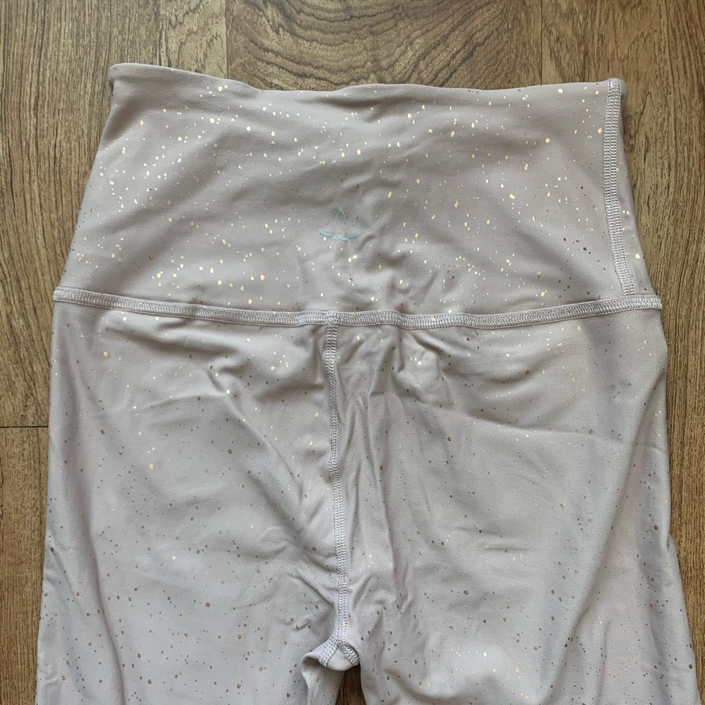Beyond Yoga High Waisted Alloy Ombré Leggings - Picture 3 of 4